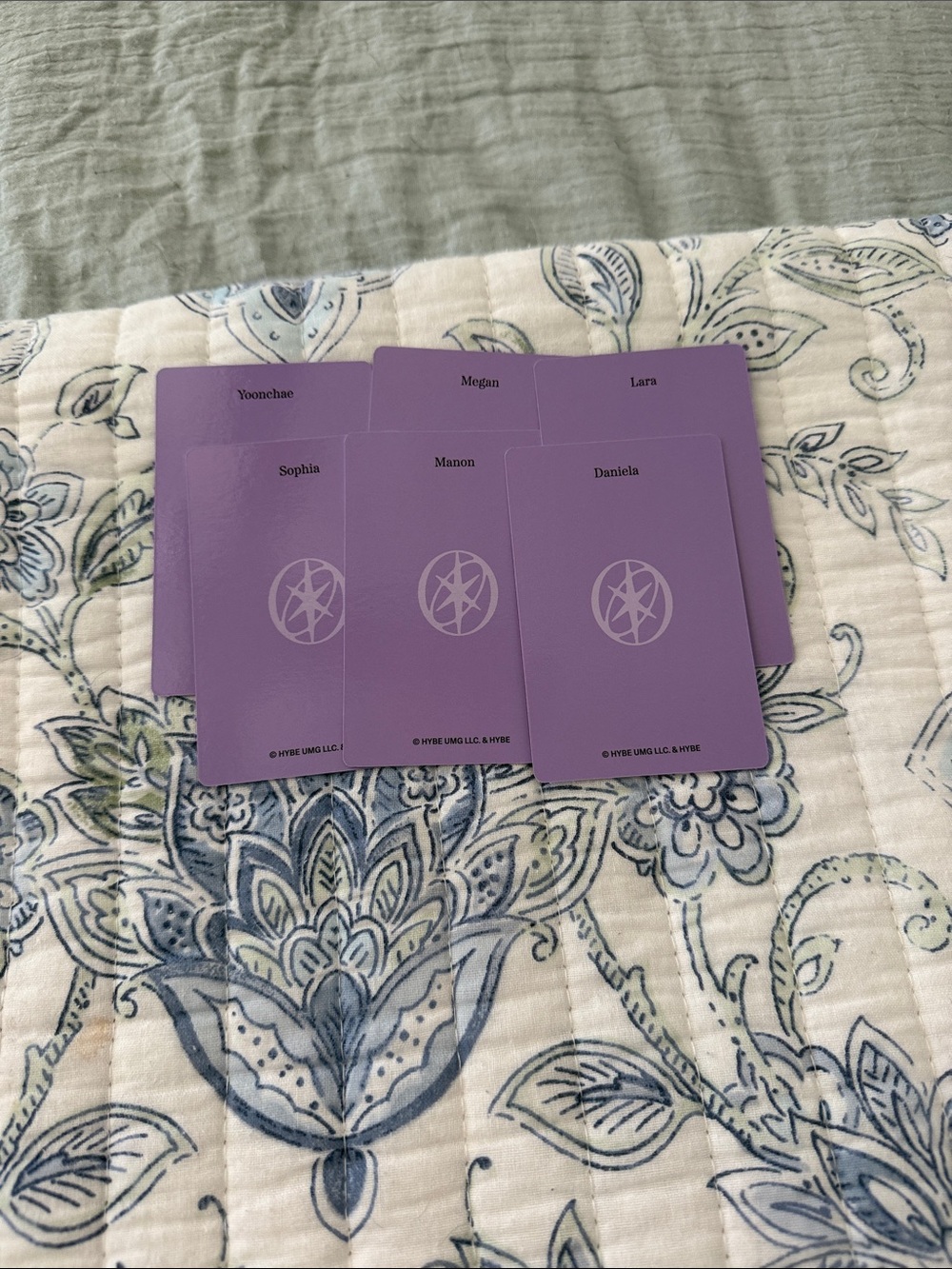 KATSEYE OFFICAL LIGHTSTICK - Picture 14 of 17